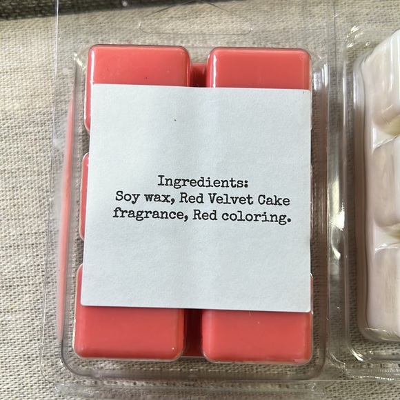 Wax Melts- bundle of 3: Pina Colada, Red-Velvet Cake, Pineapple - Picture 4 of 5